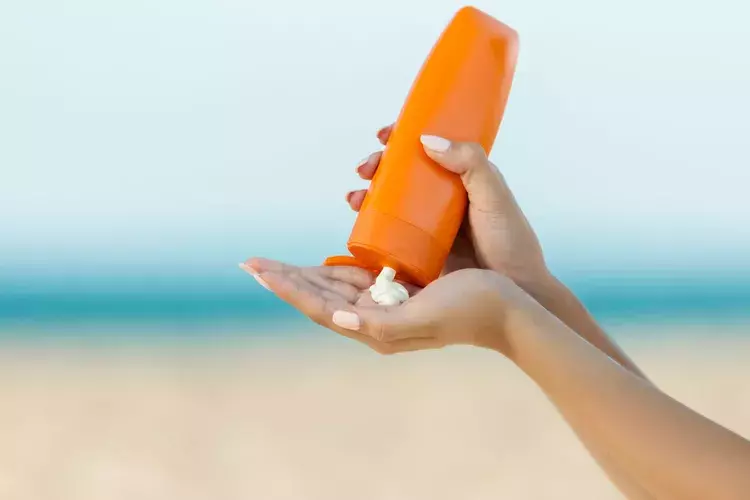 How To Choose the Right Sunscreen